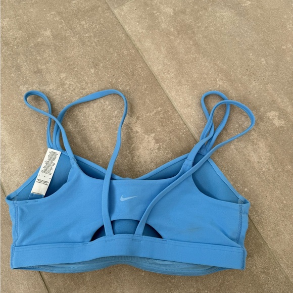 Nike NEW Zenvy strappy light support padded support bra - Picture 8 of 9